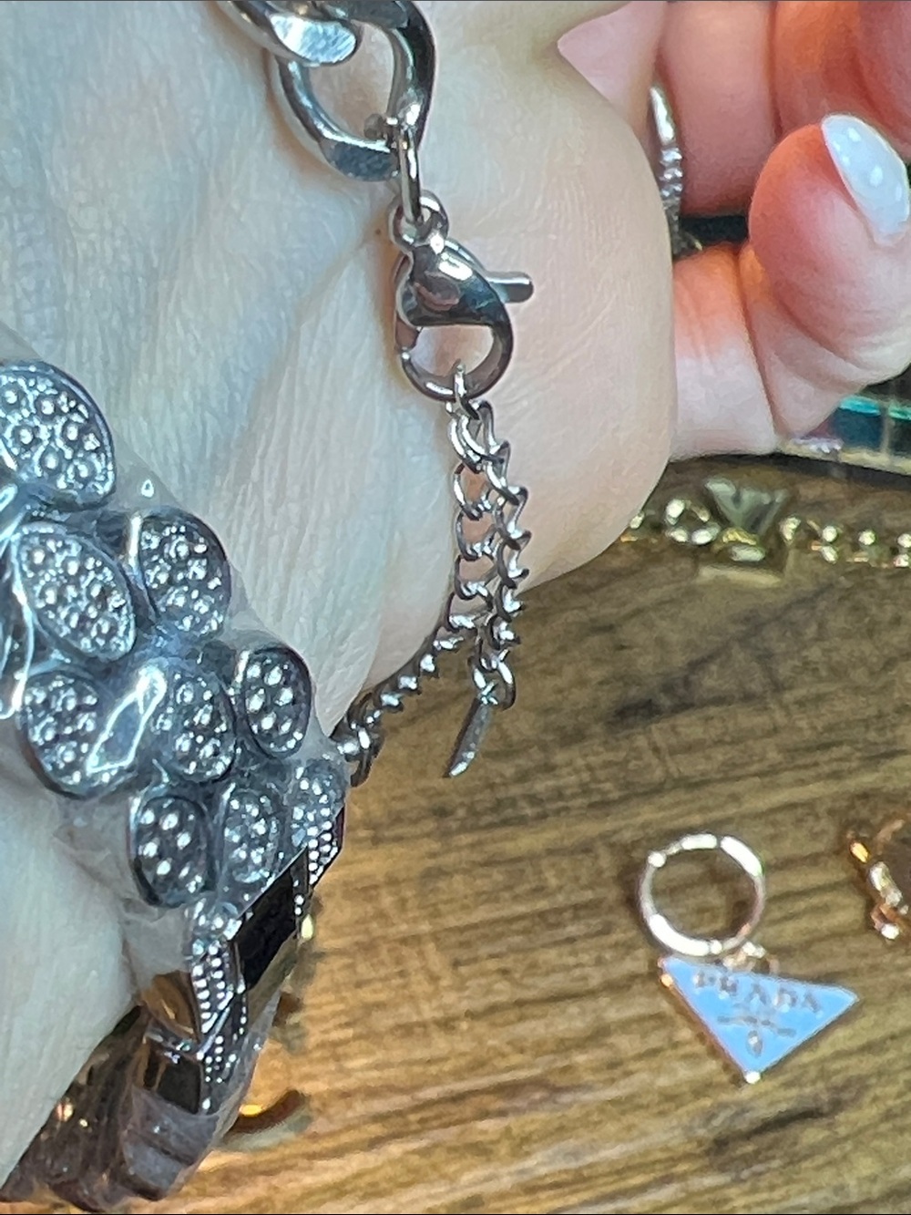 Polished Stainless Steel Silver Chain Bracelet with Letter Detail - Picture 4 of 5